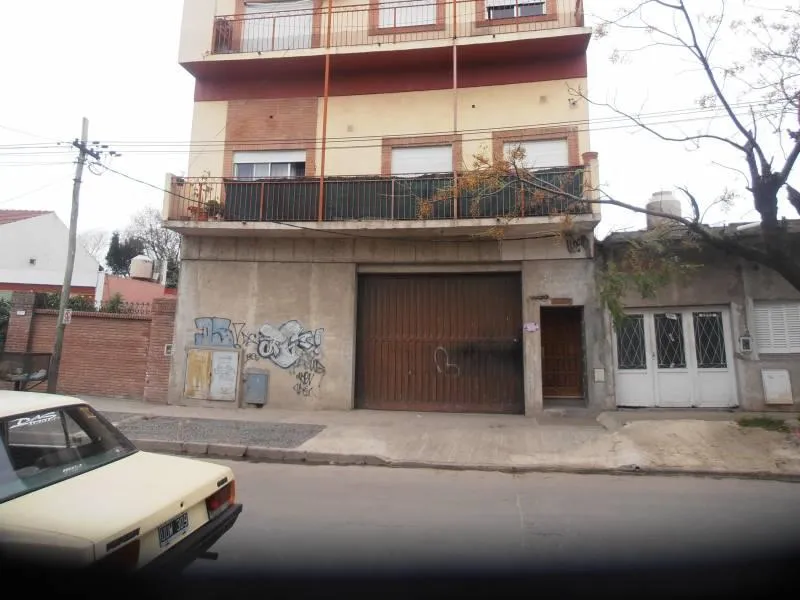 Three-room apartment with patio in General San Martín