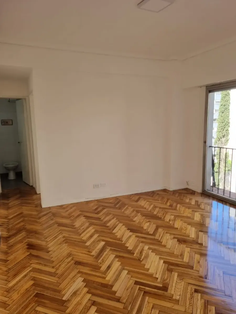 Renovated unfurnished two-room apartment in Recoleta