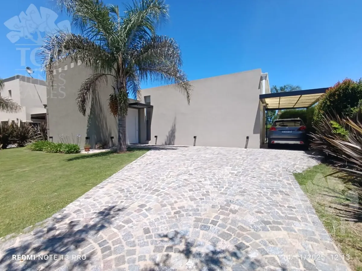Single-storey house in El Cantón