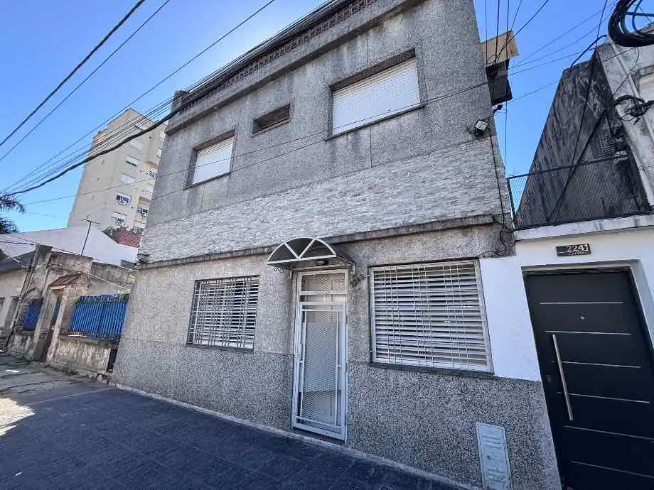 PH de 3 dormitorios en alquiler en Lanús Este