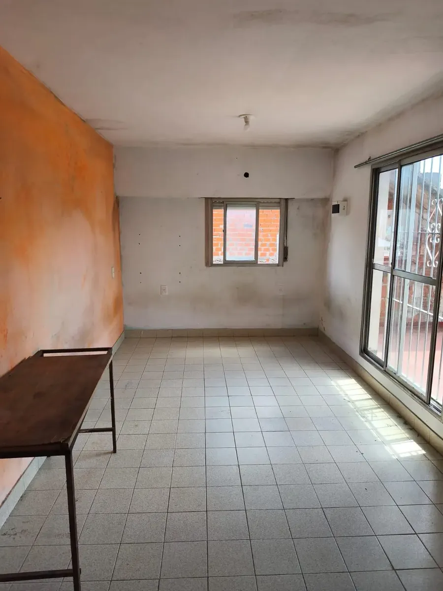 Kitnet em andar superior em José C. Paz