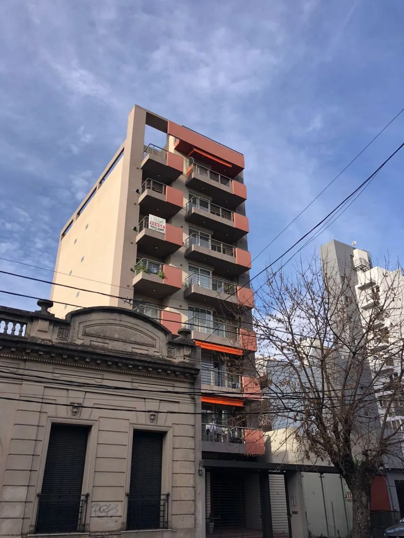 Two-room apartment with parking in Quilmes Centro