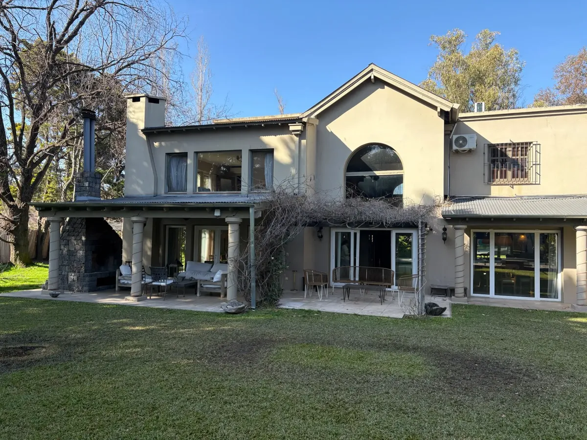 Дом с 5 спальнями на участке в Tigre, zona de Pacheco