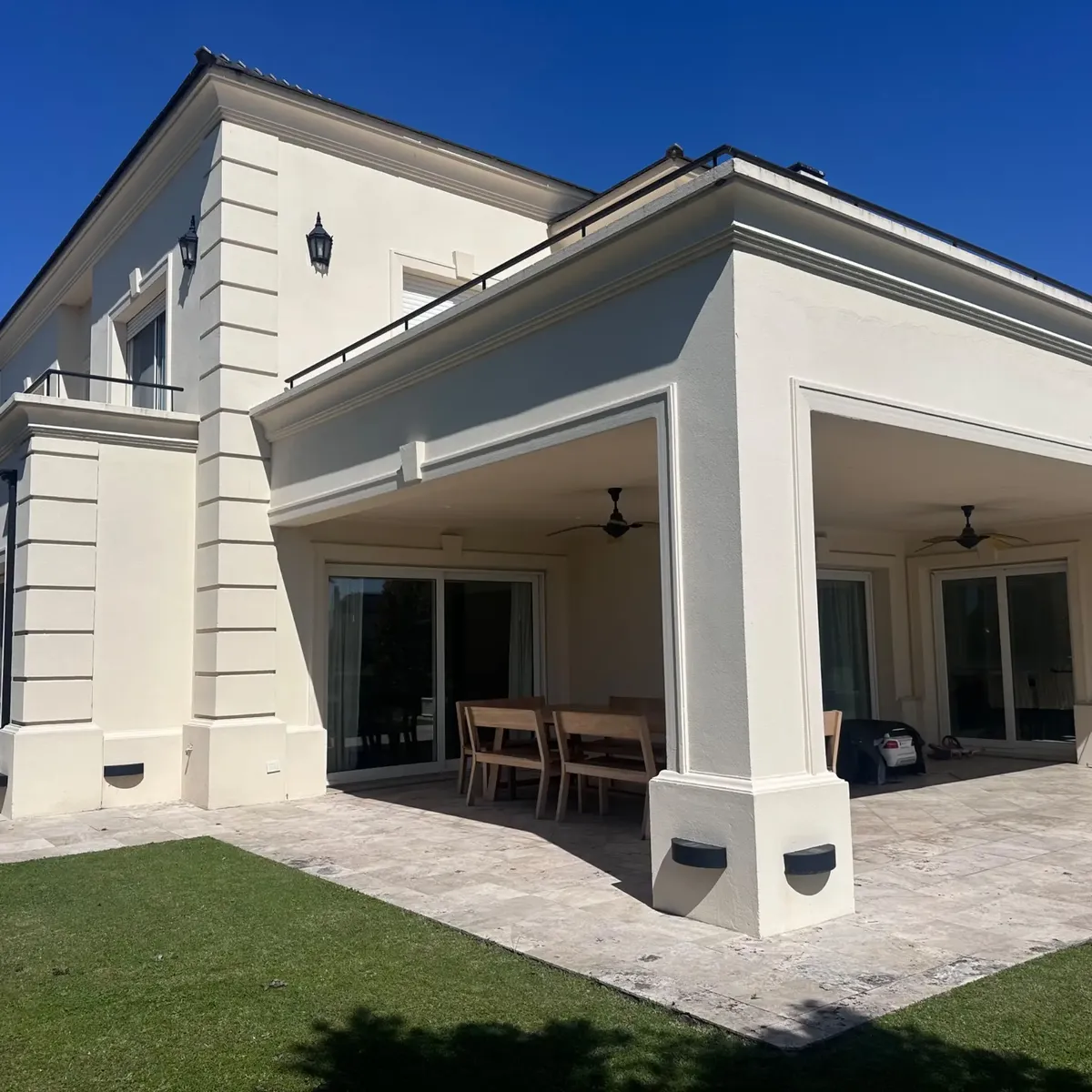 Four-bedroom furnished house in Tigre