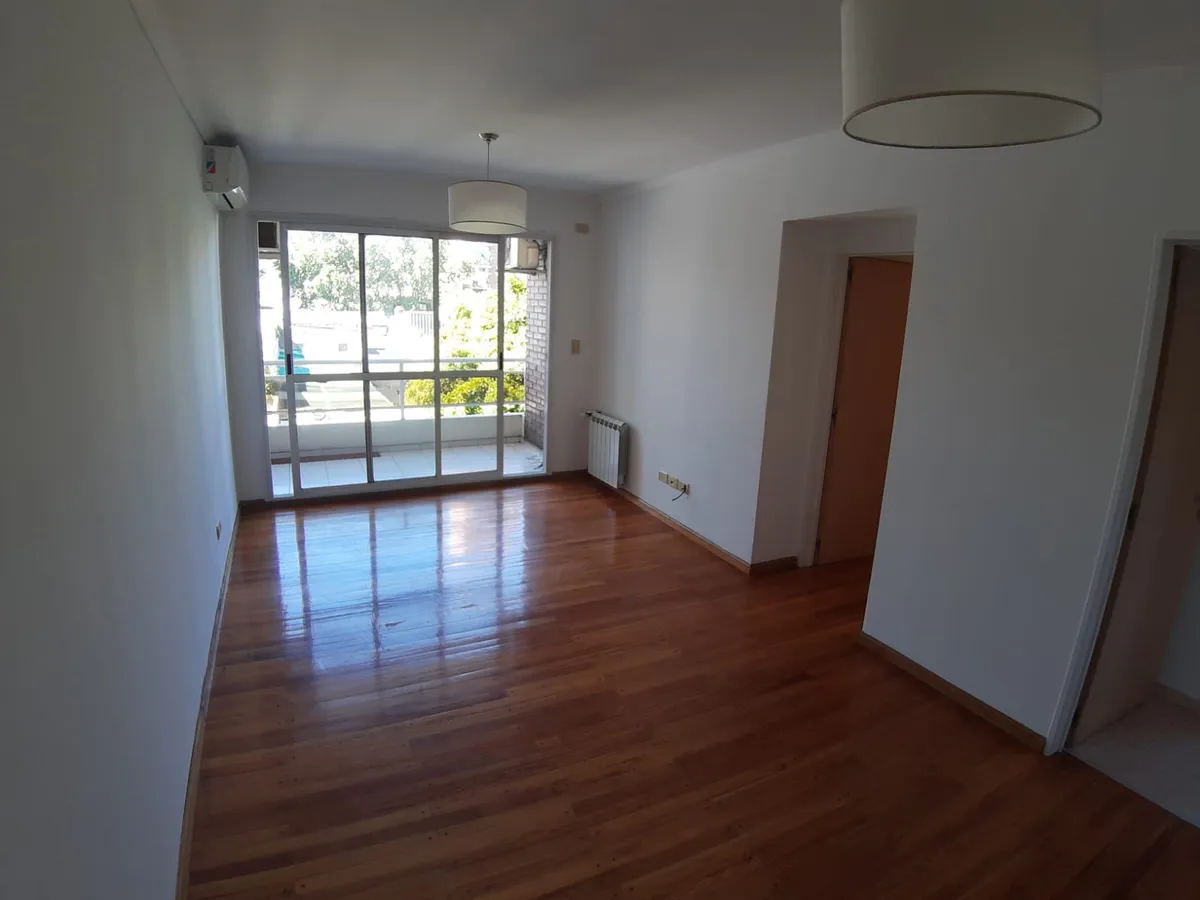 Apartamento de três ambientes com 2 banheiros em General San Martín