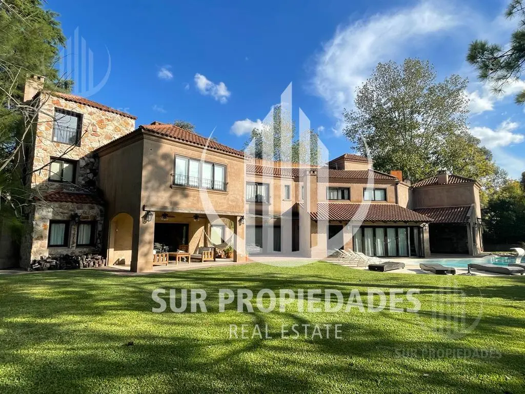 Casa de 6 dormitorios en alquiler en Saint Thomas Este, Canning