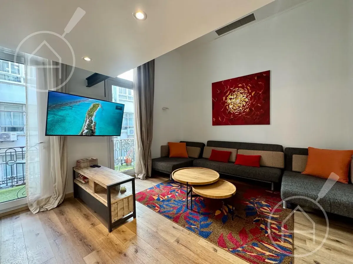 Departamento amoblado de 2 ambientes con balcón en Monserrat