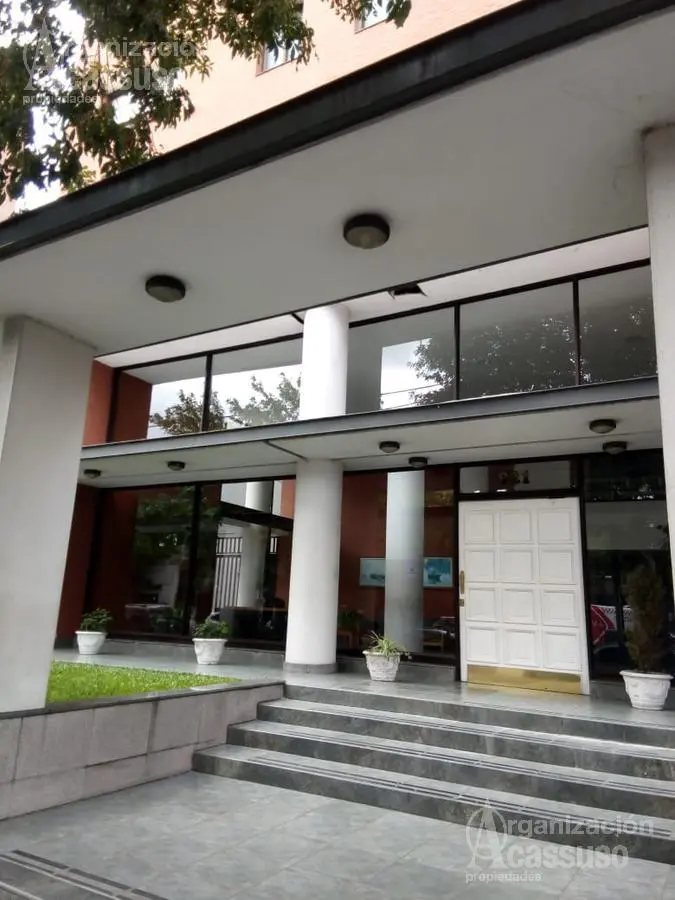 Monoambiente con cochera descubierta en San Isidro