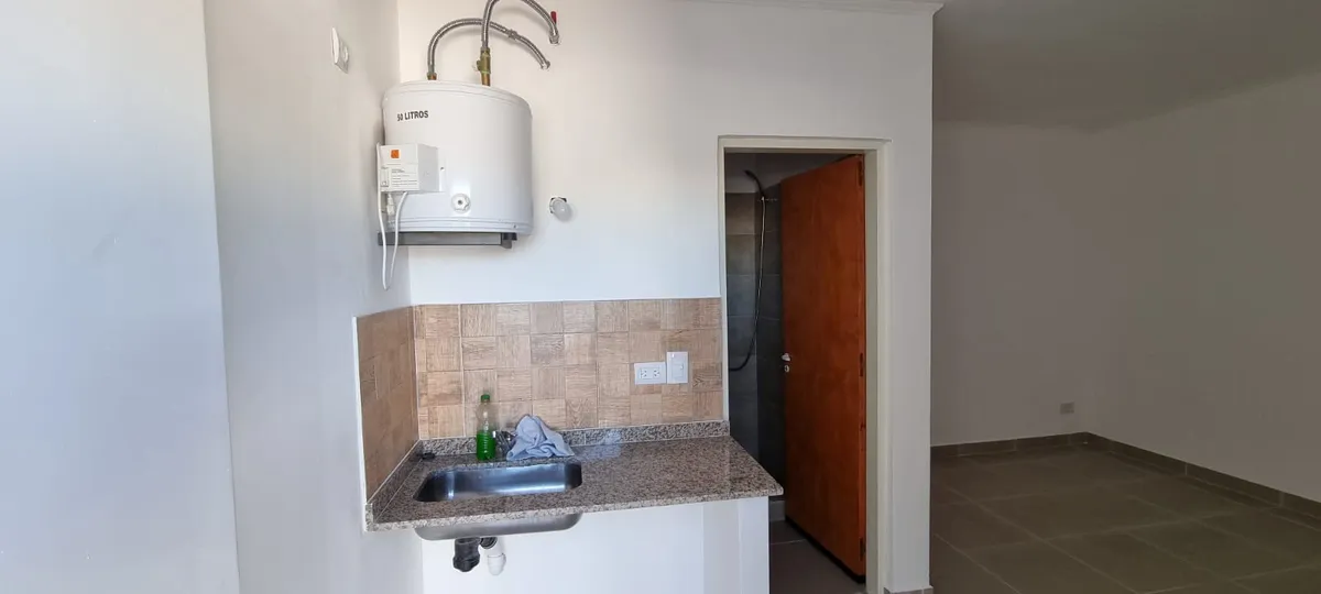 Studio apartment in Palomar, upper floor with patio access