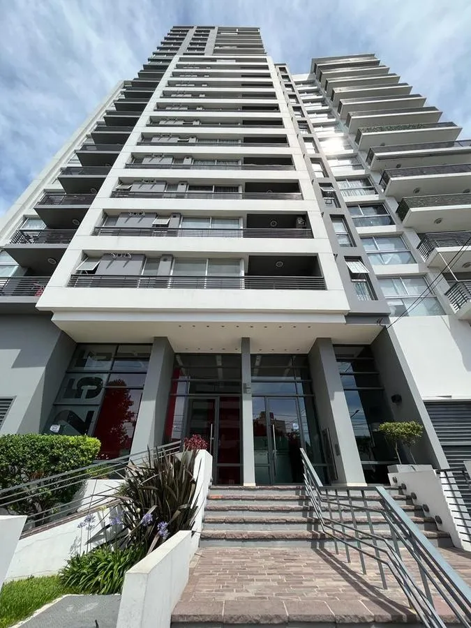 Departamento de 2 ambientes con cochera en Lomas de Zamora Este