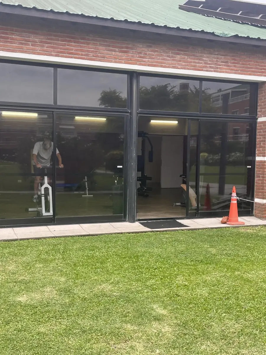 Departamento de 2 ambientes en planta baja con jardín en San Isidro