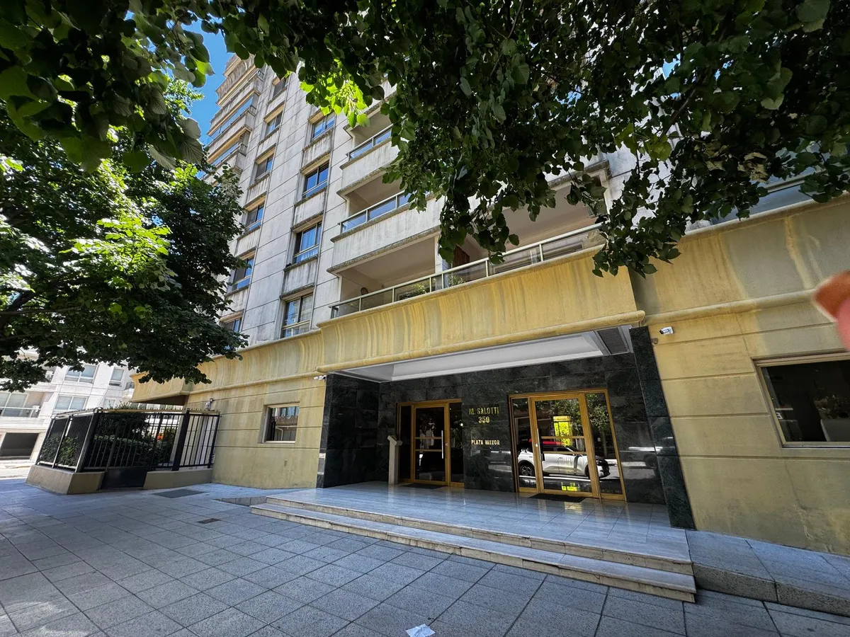 Apartamento de 3 ambientes com 2 dormitórios e vaga de garagem fixa em Puerto Madero