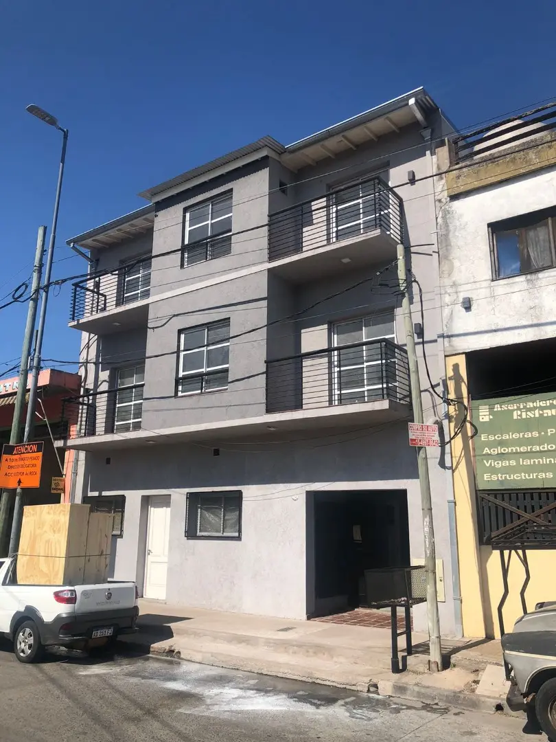 Kitnet de 1 quarto em Hurlingham (km 18)