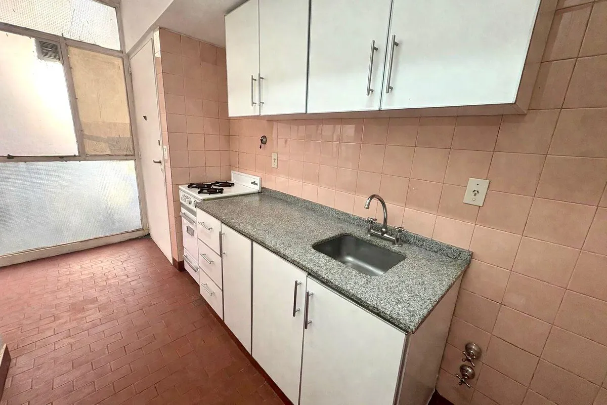 Departamento de 2 ambientes al frente en Retiro