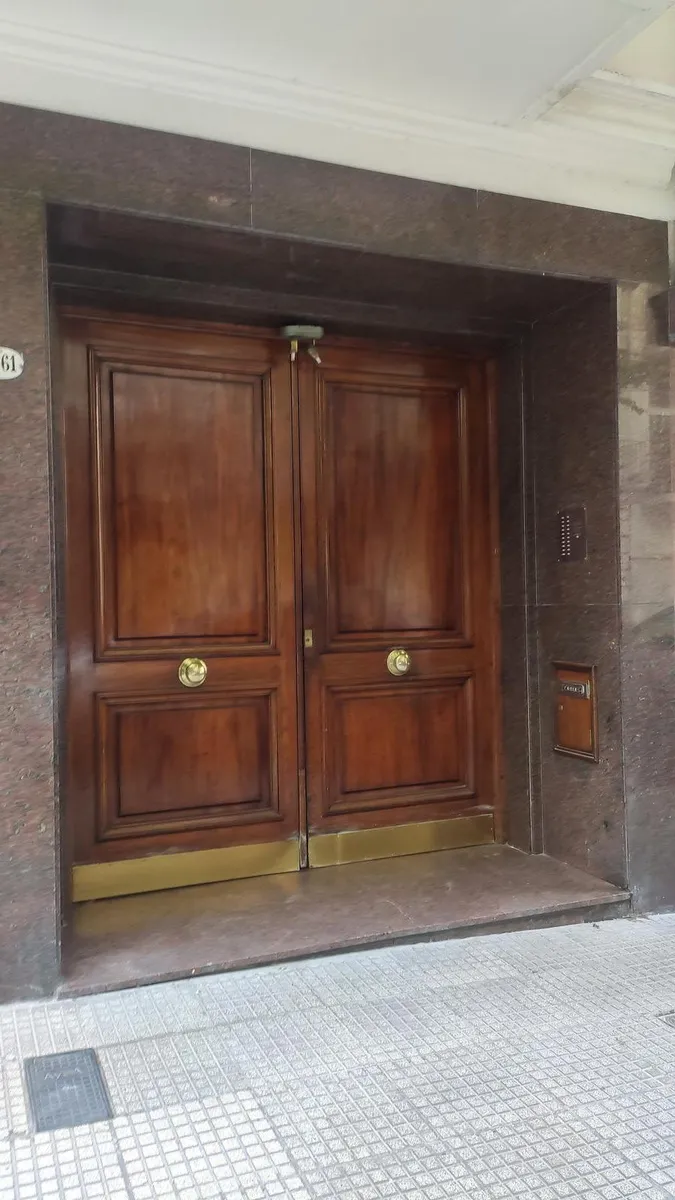 Ground-floor office apartment near Av. Santa Fe in Recoleta