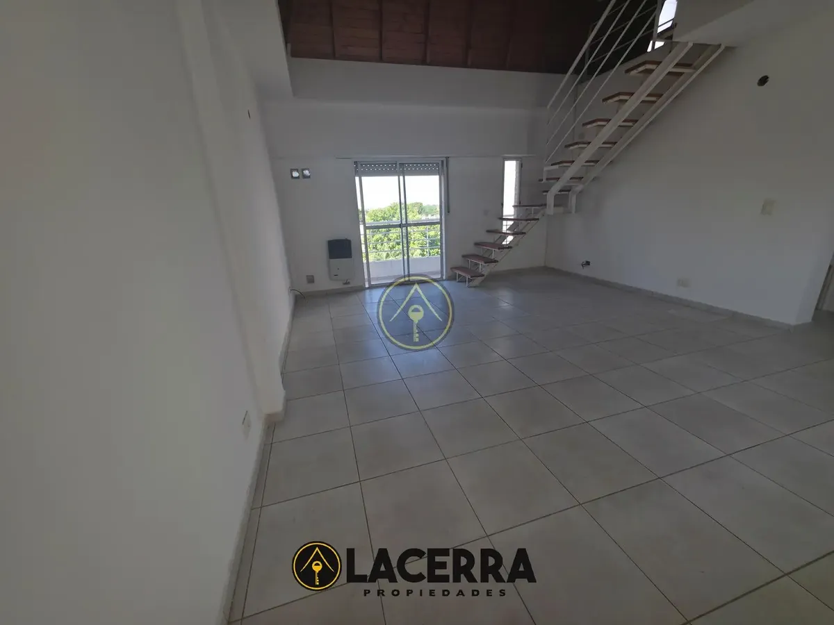 Apartamento com 2 dormitórios e loft em General San Martín (Ballester Centro)