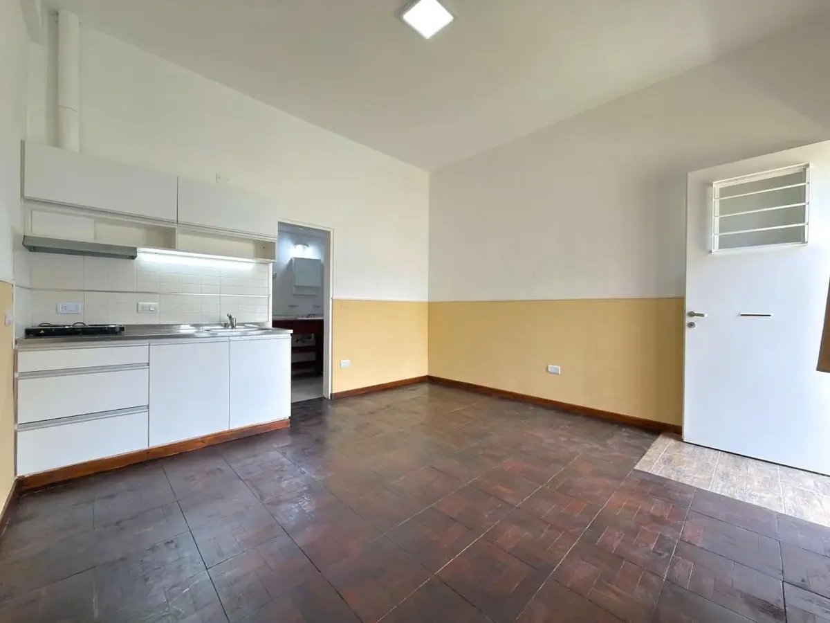 PH de 1 ambiente con entrada independiente en General San Martín