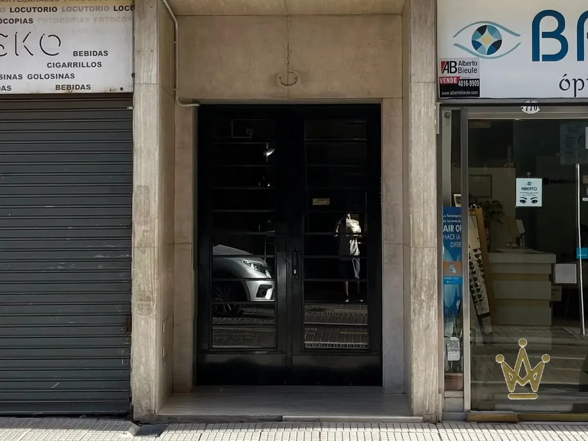 Departamento de 3 ambientes al frente en Retiro