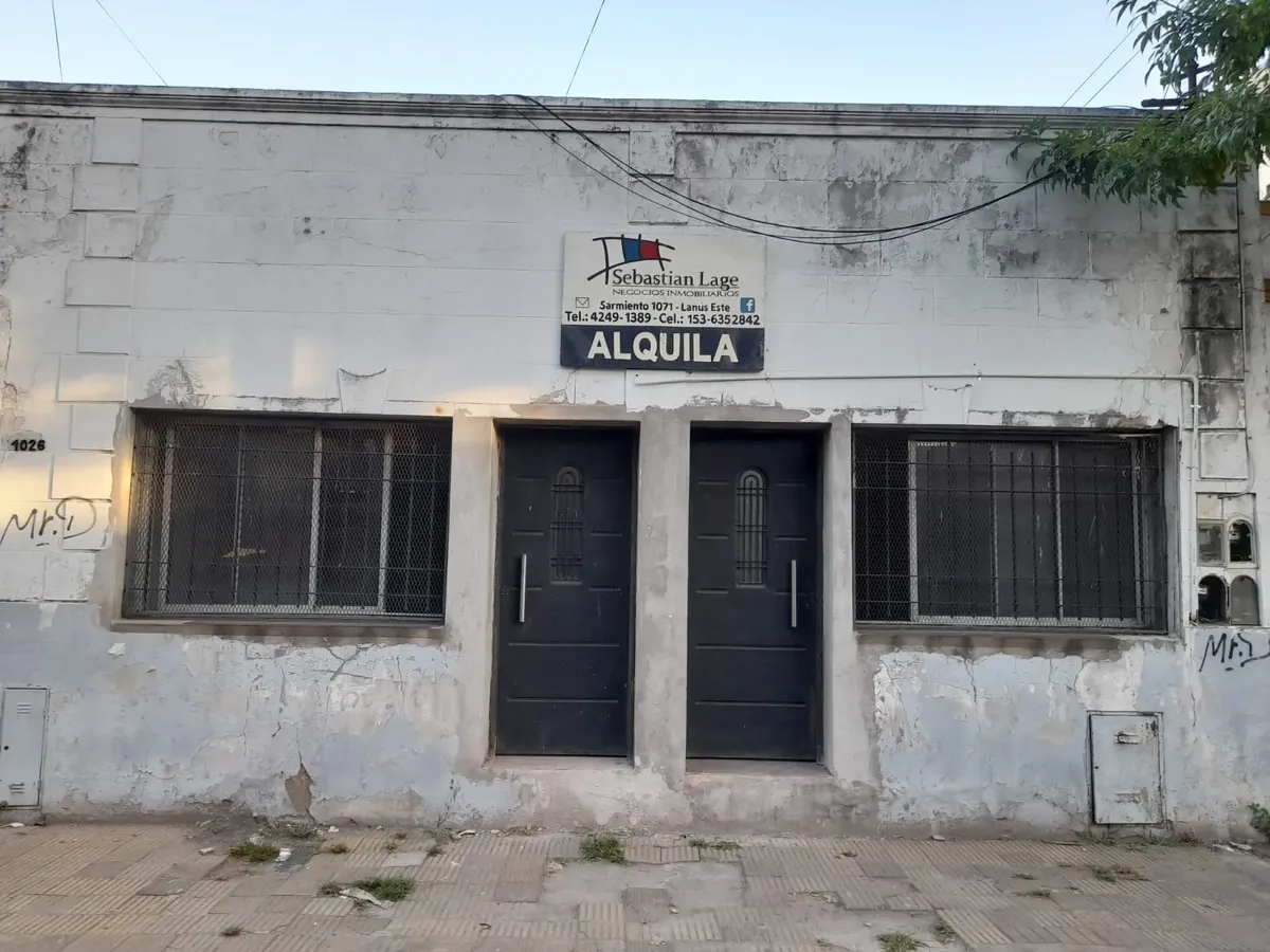 Front-facing studio apartment in Lanús Este