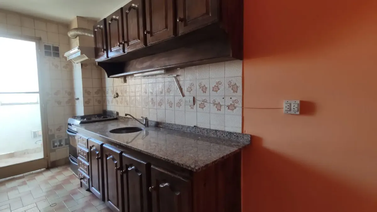 Three-bedroom apartment three blocks from Ramos Mejía station in La Matanza