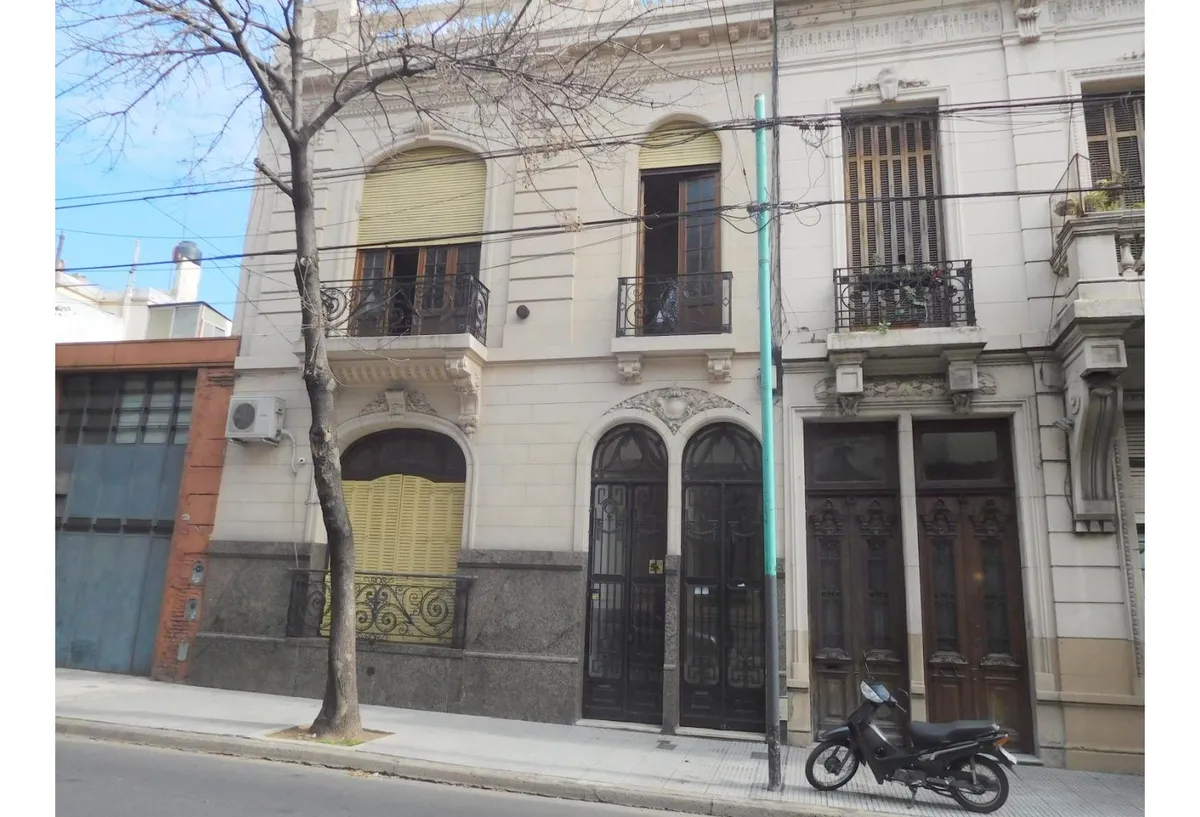Departamento de 2 dormitorios para uso comercial o profesional en Balvanera