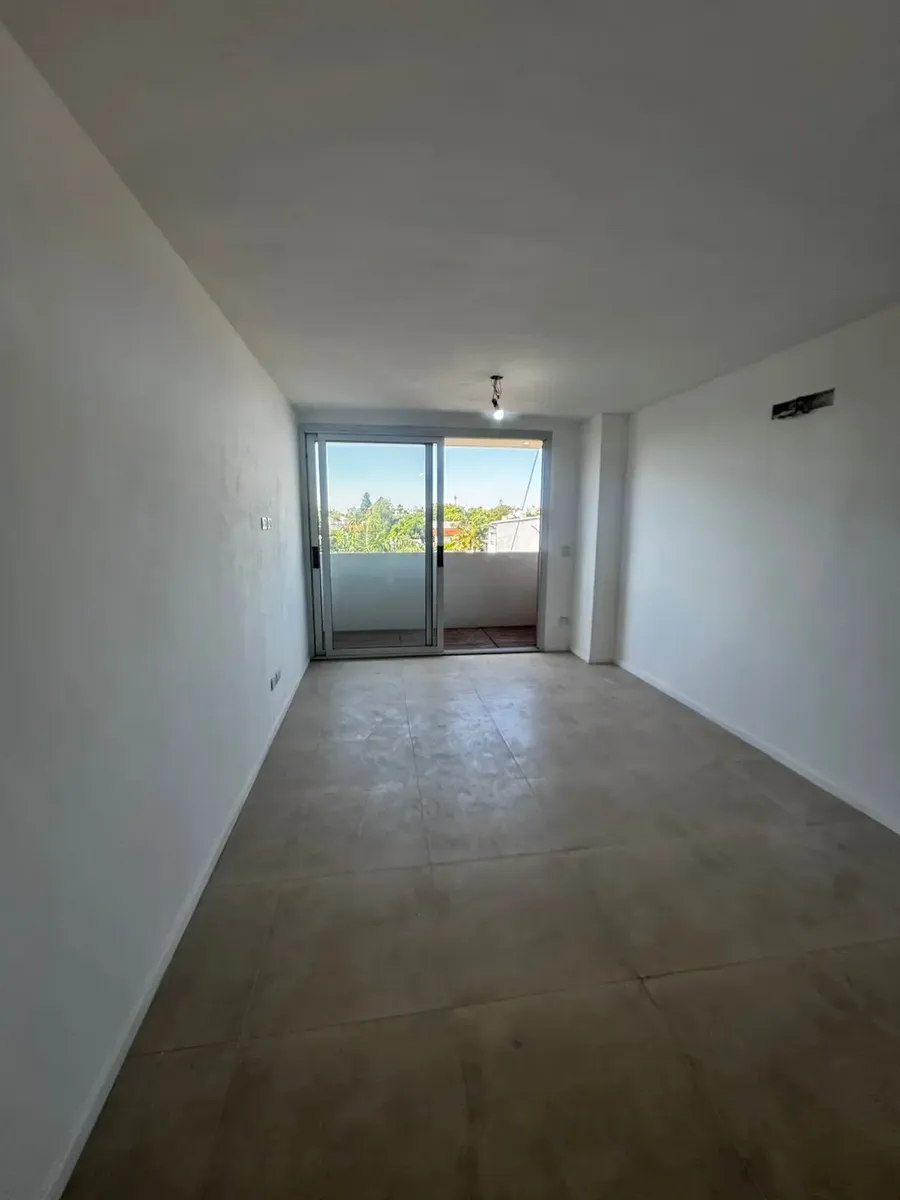 Kitnet novo (nunca habitado) para alugar em Haedo, Morón