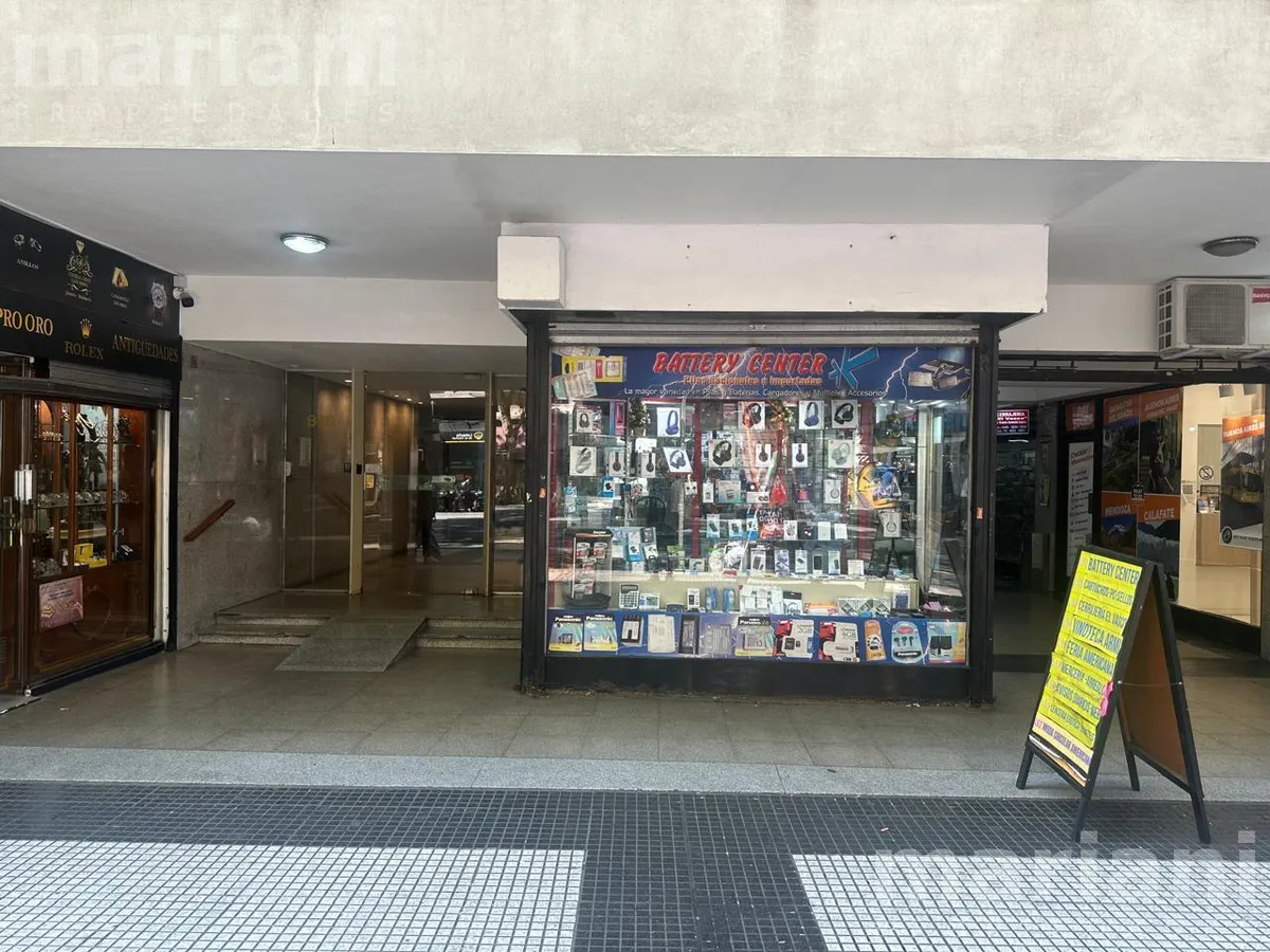 Apartamento de dois dormitórios de 3 ambientes em Monserrat