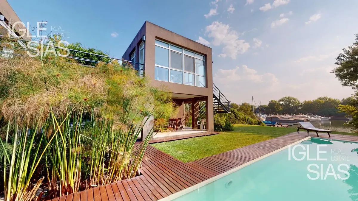 Four-bedroom house on the river in Santa María de Tigre, Tigre