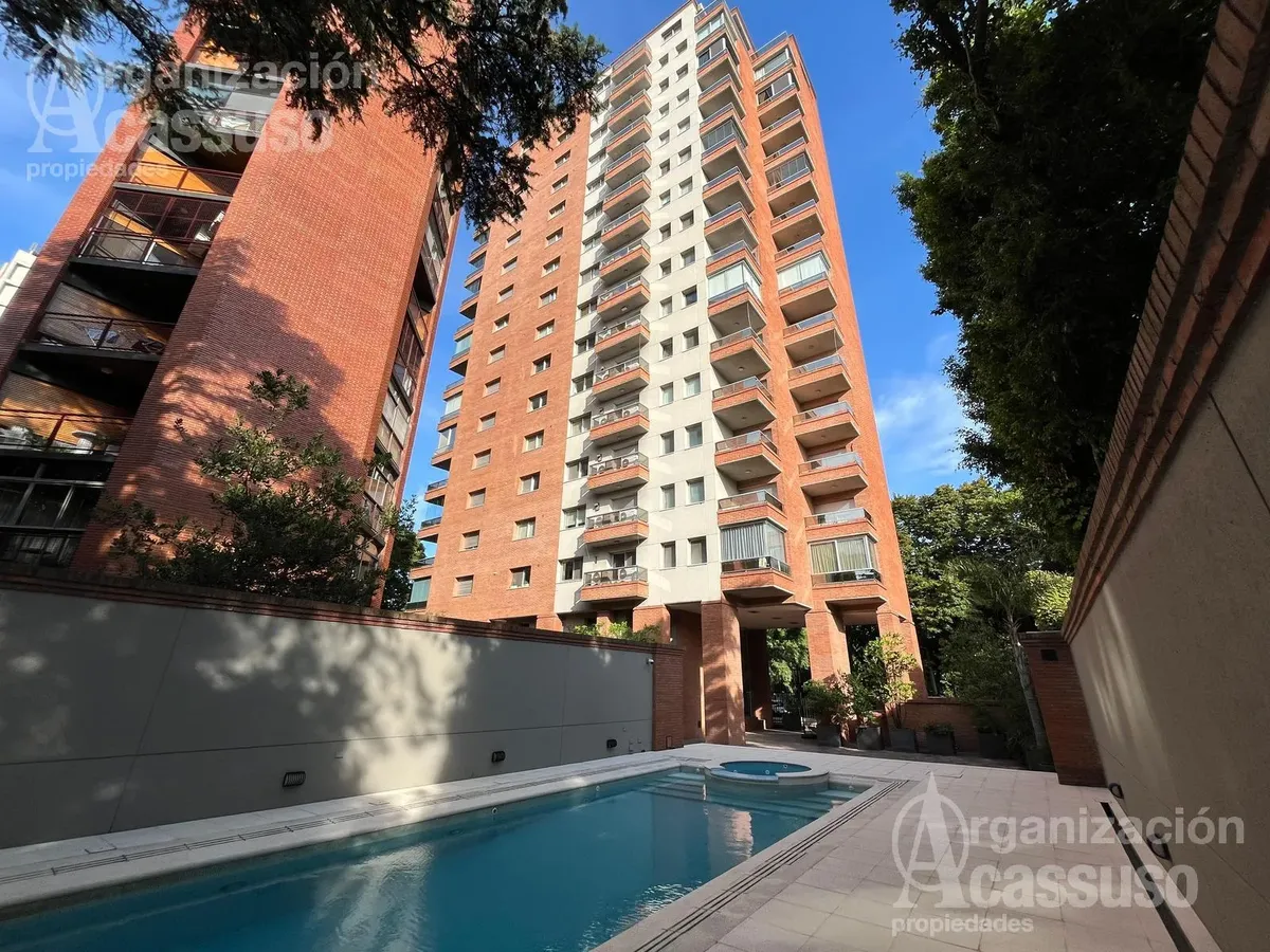 Apartamento com 3 suítes para alugar em La Lucila