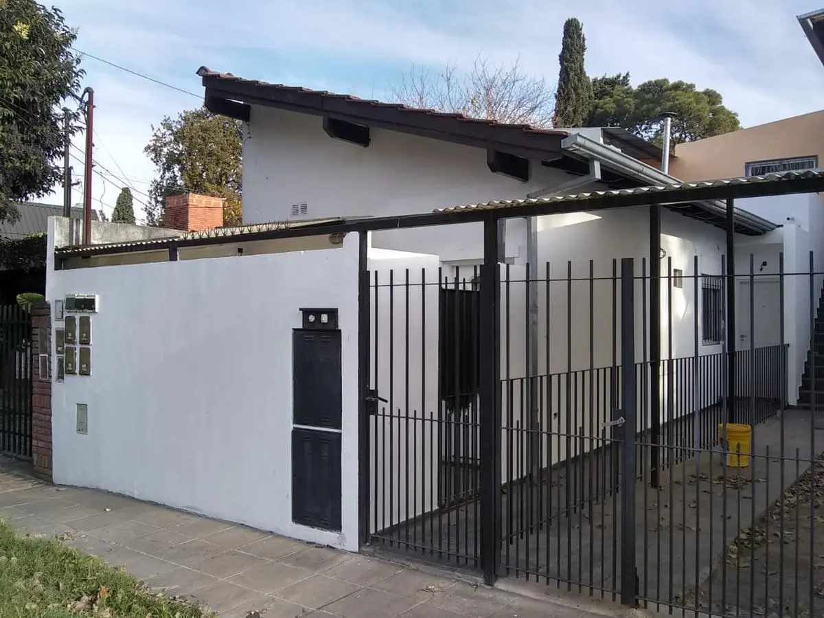 PH térreo com 1 quarto em Ituzaingó