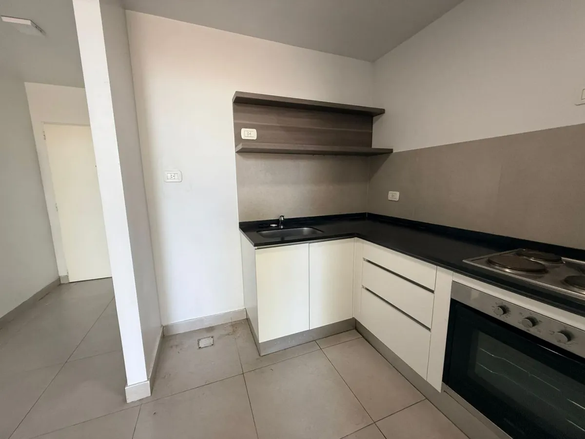 Departamento de 2 ambientes sin muebles en Parque Chacabuco