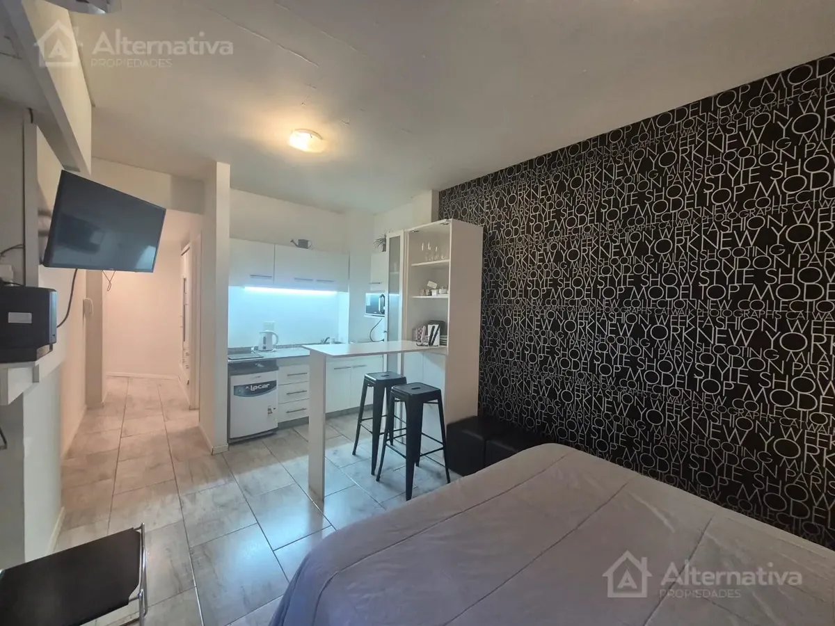 Apartamento de um ambiente mobiliado em Retiro