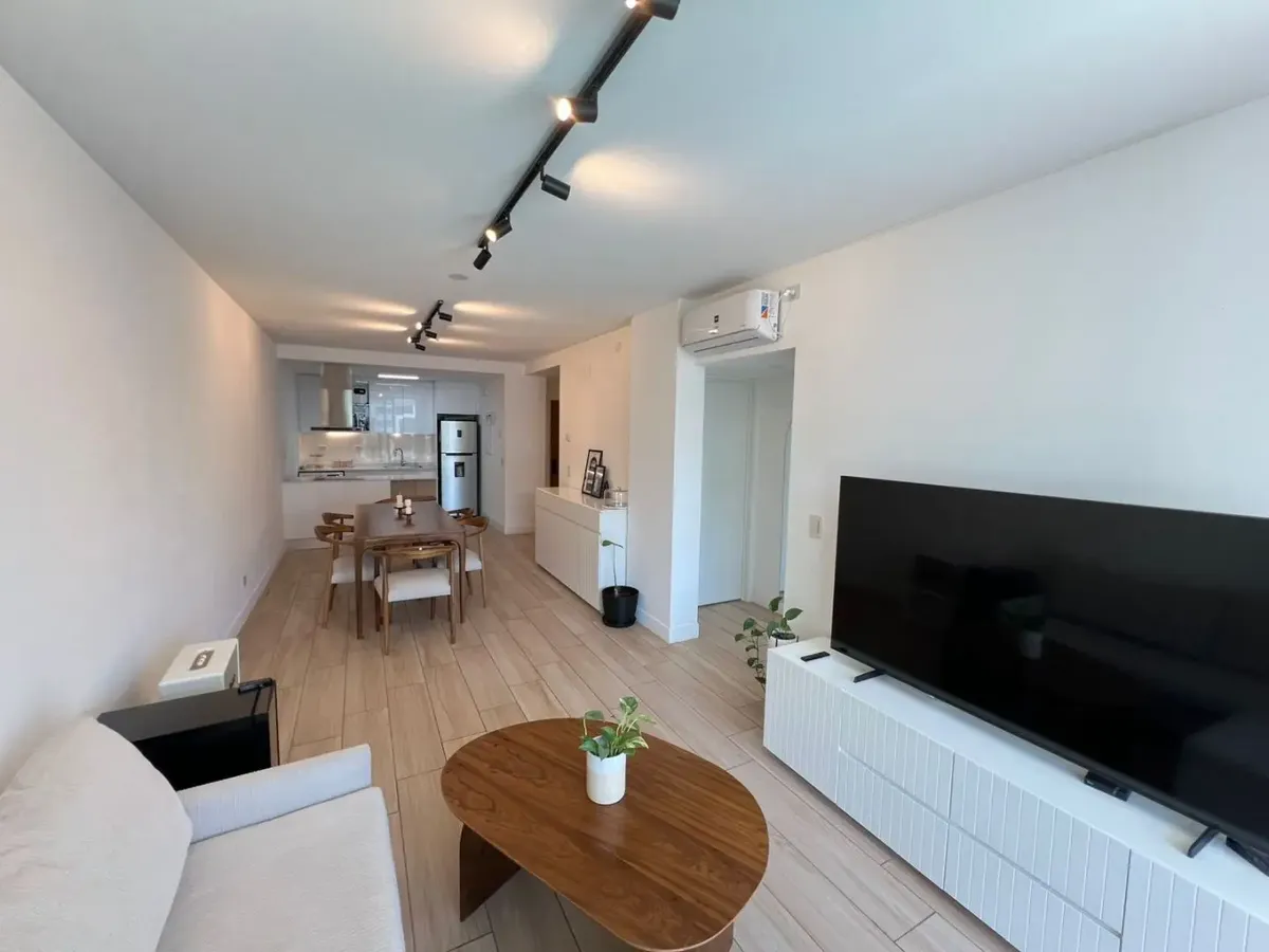 Apartamento mobiliado de dois ambientes com vaga fixa em Colegiales