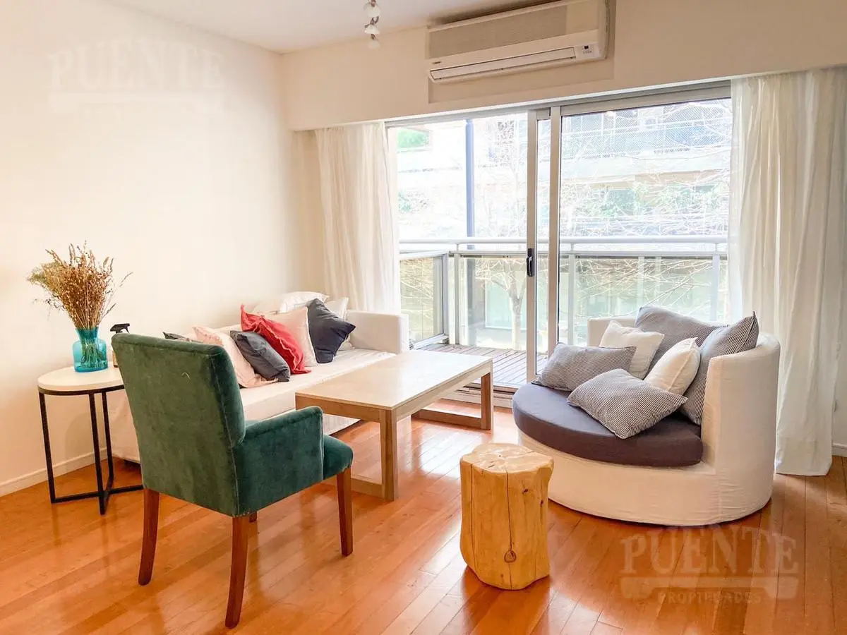 Monoambiente con balcón amoblado en Puerto Madero