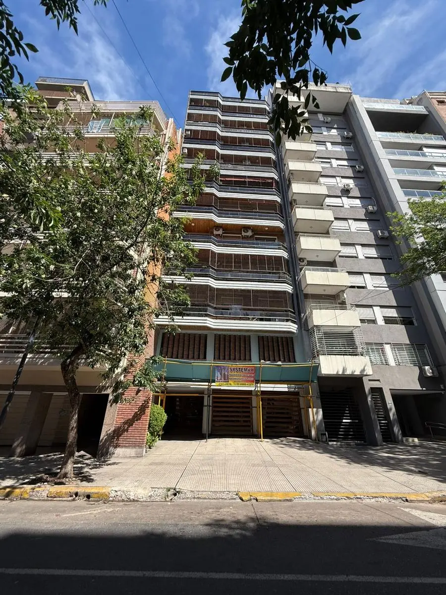 Three-room apartment with balcony in Belgrano