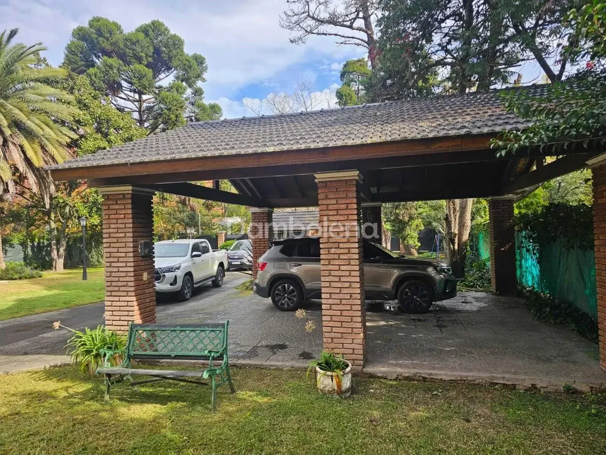 Chalé reformado com 3 quartos em Parque Leloir