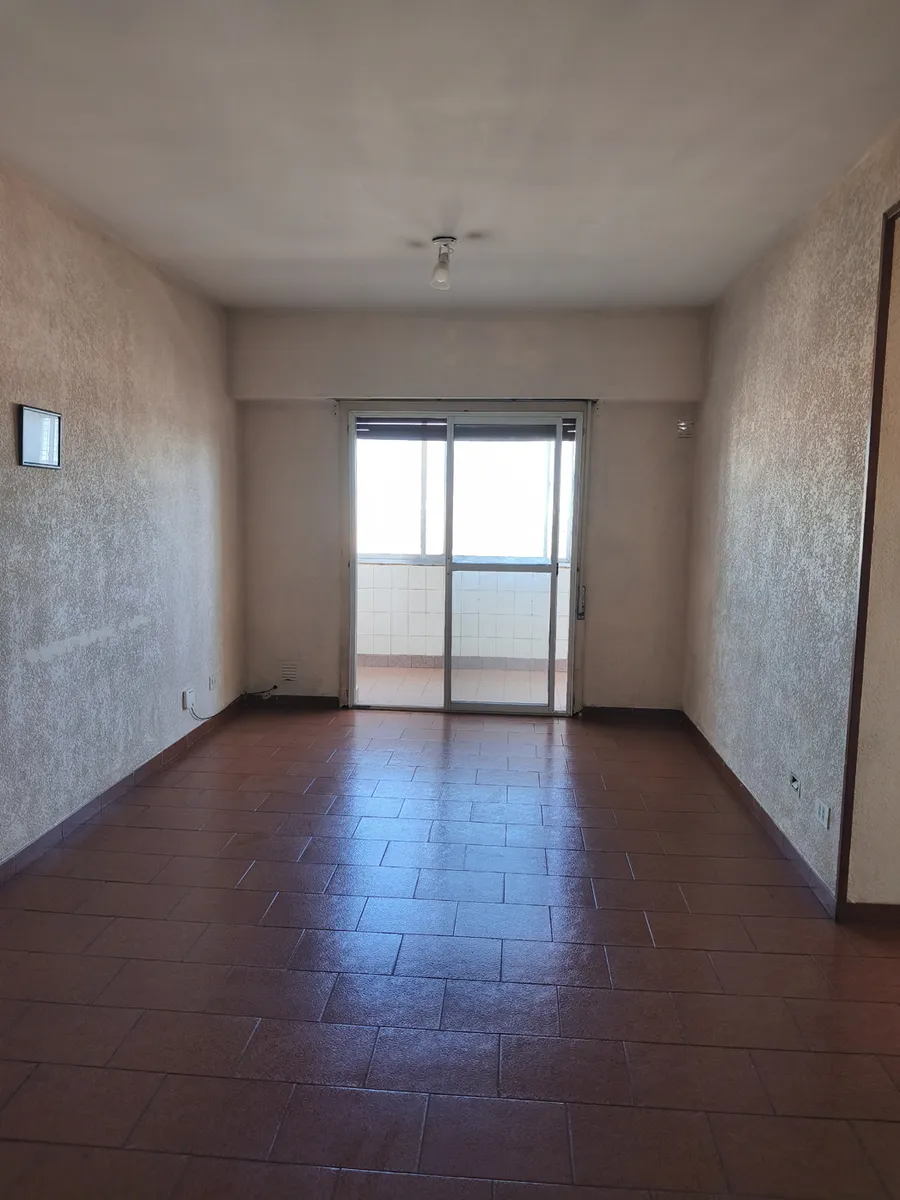 Квартира с 2 спальнями в Avellaneda с балконом