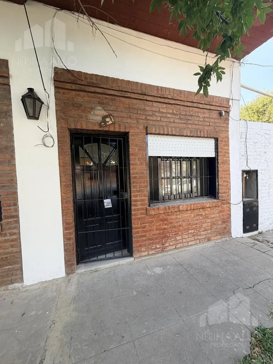 Apartamento de dois ambientes reformado em Ituzaingó Norte