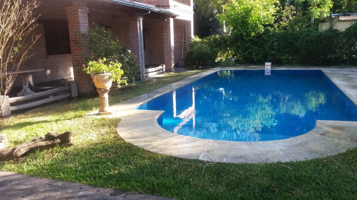 Casa quinta de 5 habitaciones en Parque Leloir (Las Ardillas)