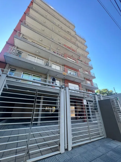 Kitnet de 1 quarto em Morón Sur com vaga coberta