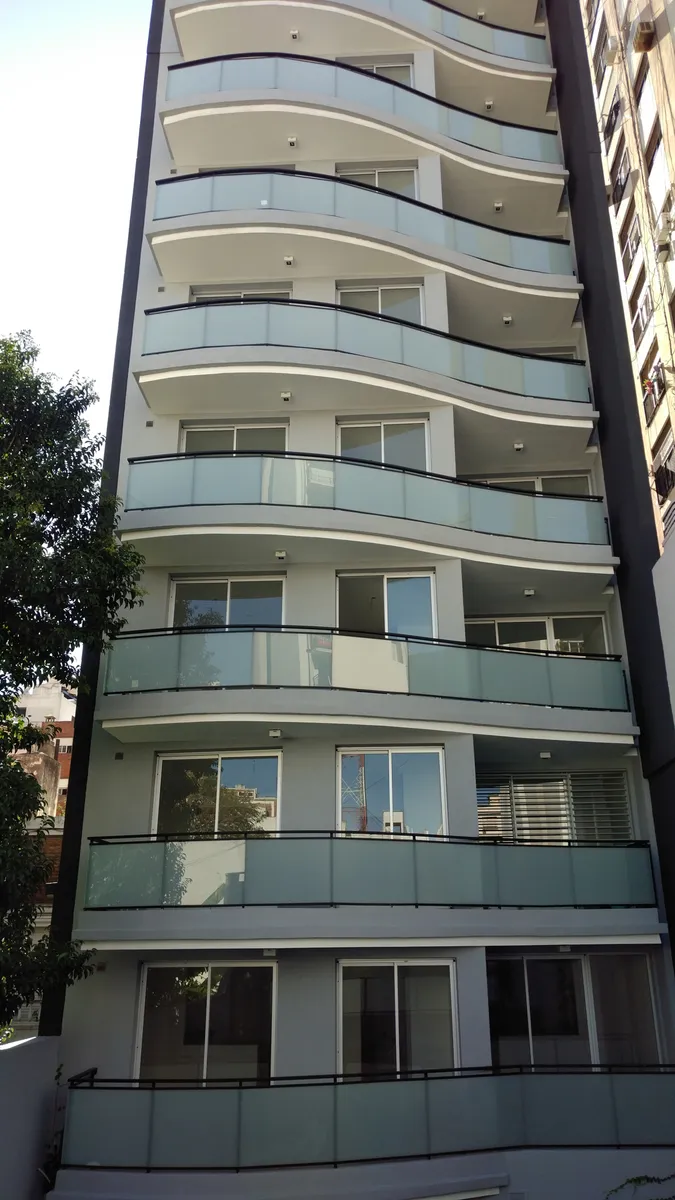 Квартира-студия с балконом в Flores