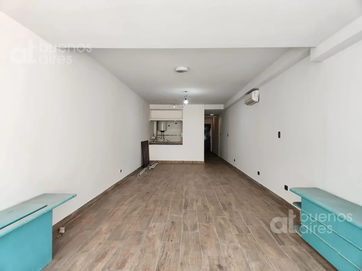 Kitnet com varanda nos fundos para aluguel em Monserrat