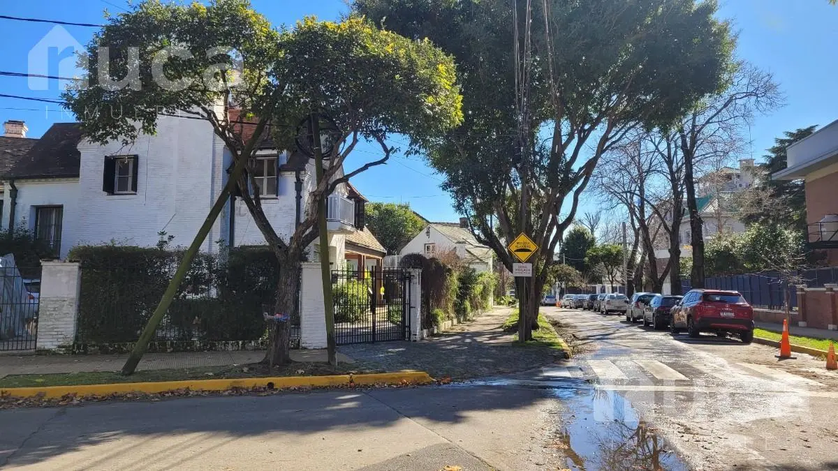 Chalet de 8 ambientes com 6 dormitórios em La Lucila