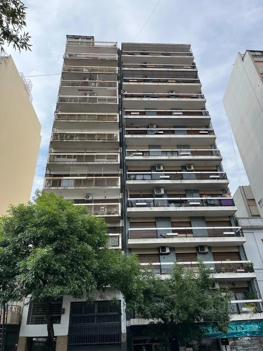 Departamento de 3 ambientes al contrafrente en San Cristóbal