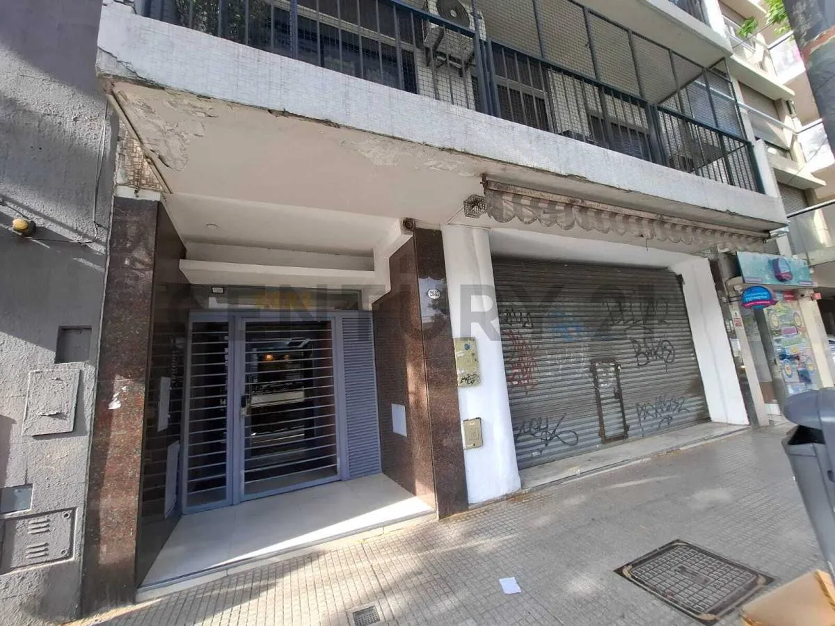 Four-room apartment with service room and balcony in Villa General Mitre