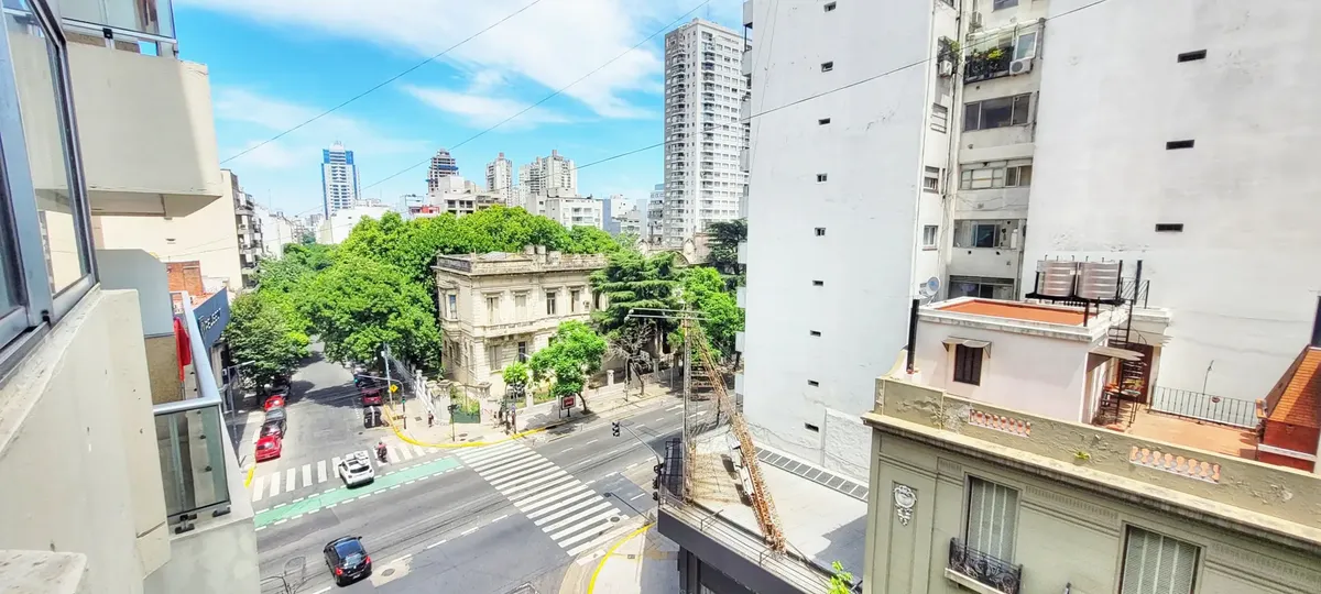 Departamento de 2 ambientes con balcón en Balvanera