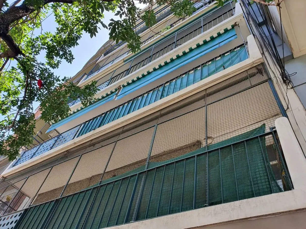 Квартира с 1 спальней и балконом на улице в Flores