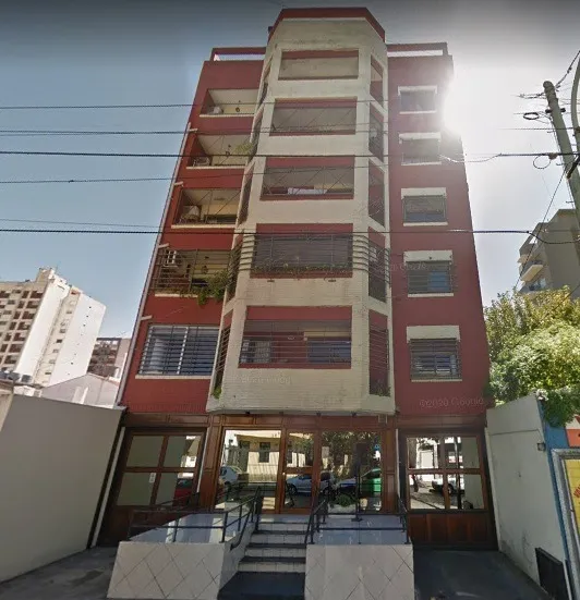 Трёхкомнатная квартира с двумя спальнями и парковочным местом в Quilmes