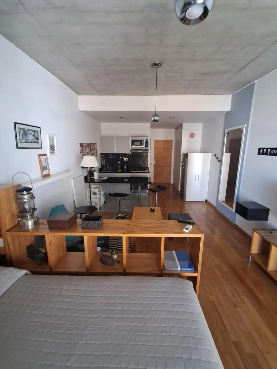 Квартира-студия в San Telmo с балконом и мебелью