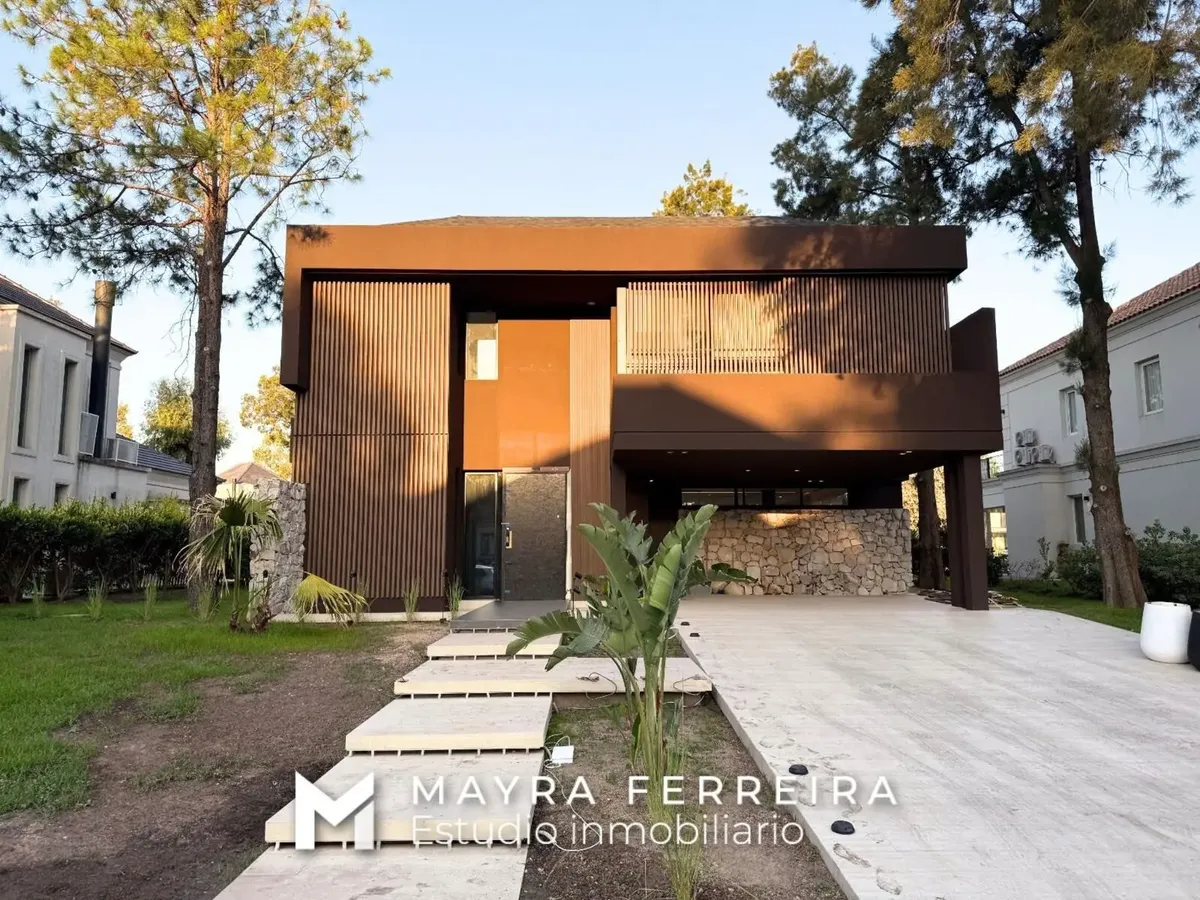 Casa de 6 ambientes amoblada en Saint Thomas Este-Oeste
